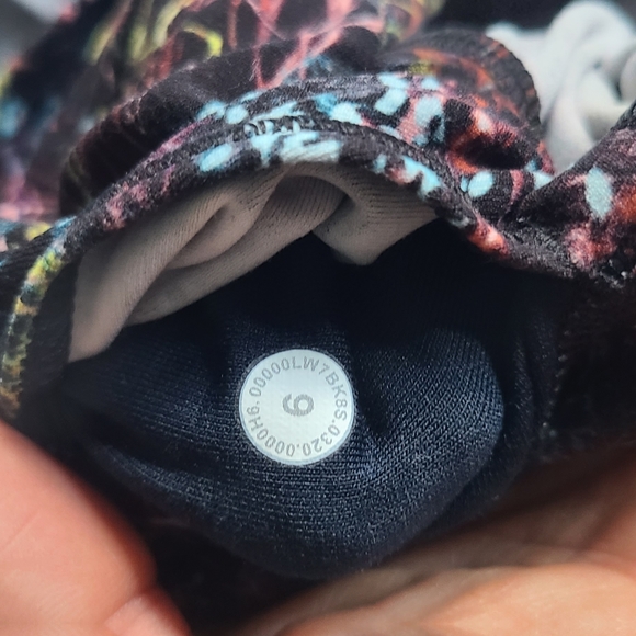 Lululemon shorts - Picture 3 of 3